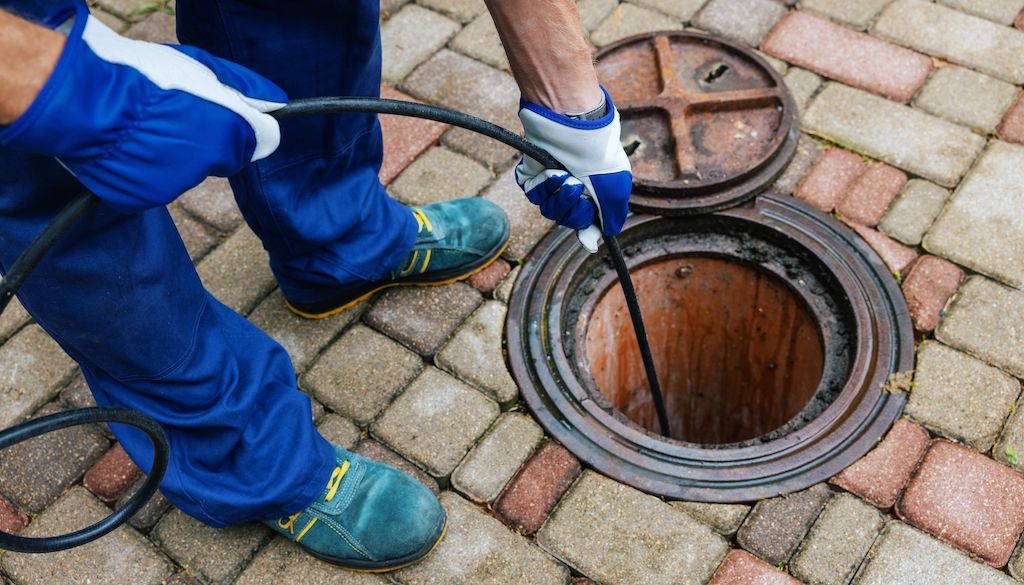 Hydro Jetting in River Road